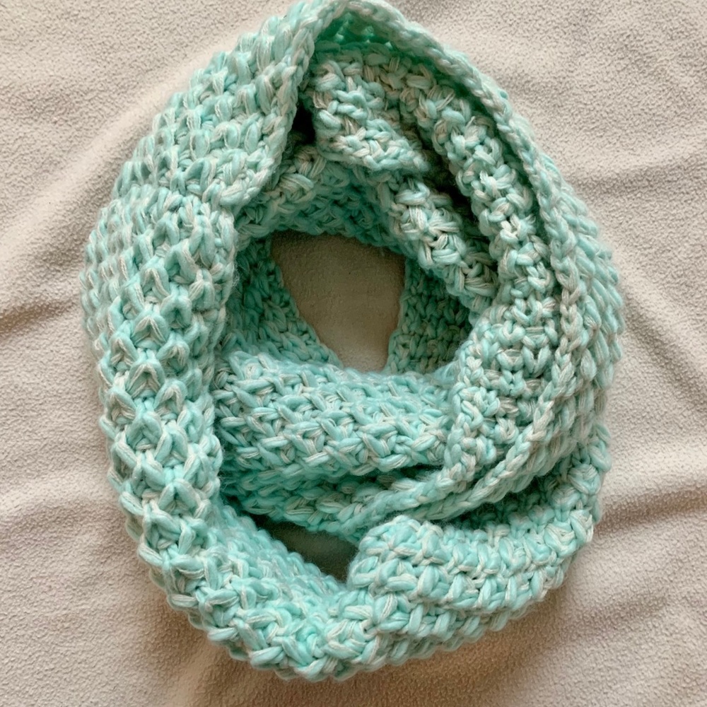 Old Navy Chunky Knit Scarf